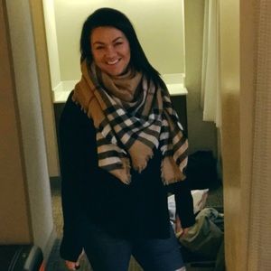 Meet your Posher, Nicole